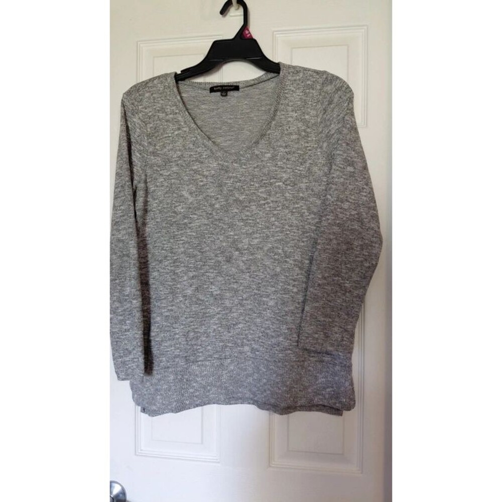 Kathy Ireland vneck sweater-S